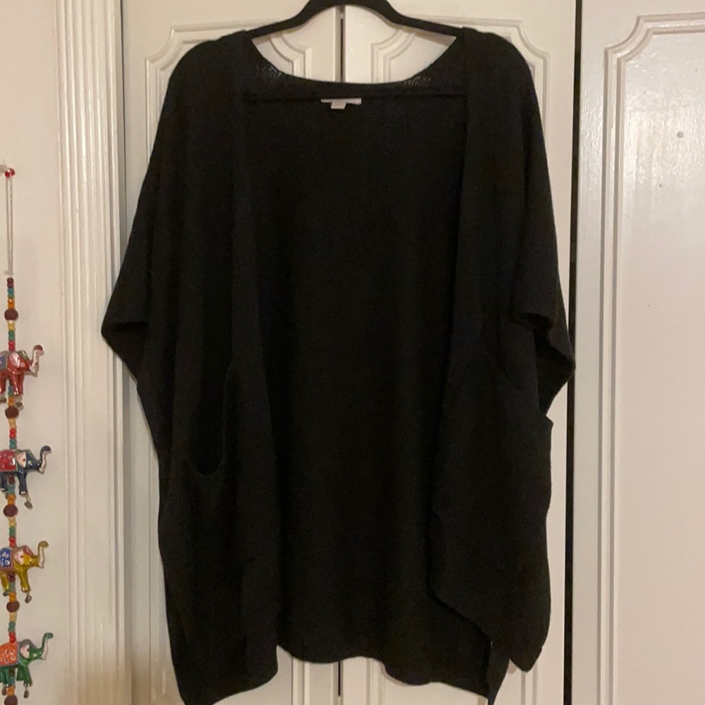 Black batwing cardigan with pockets